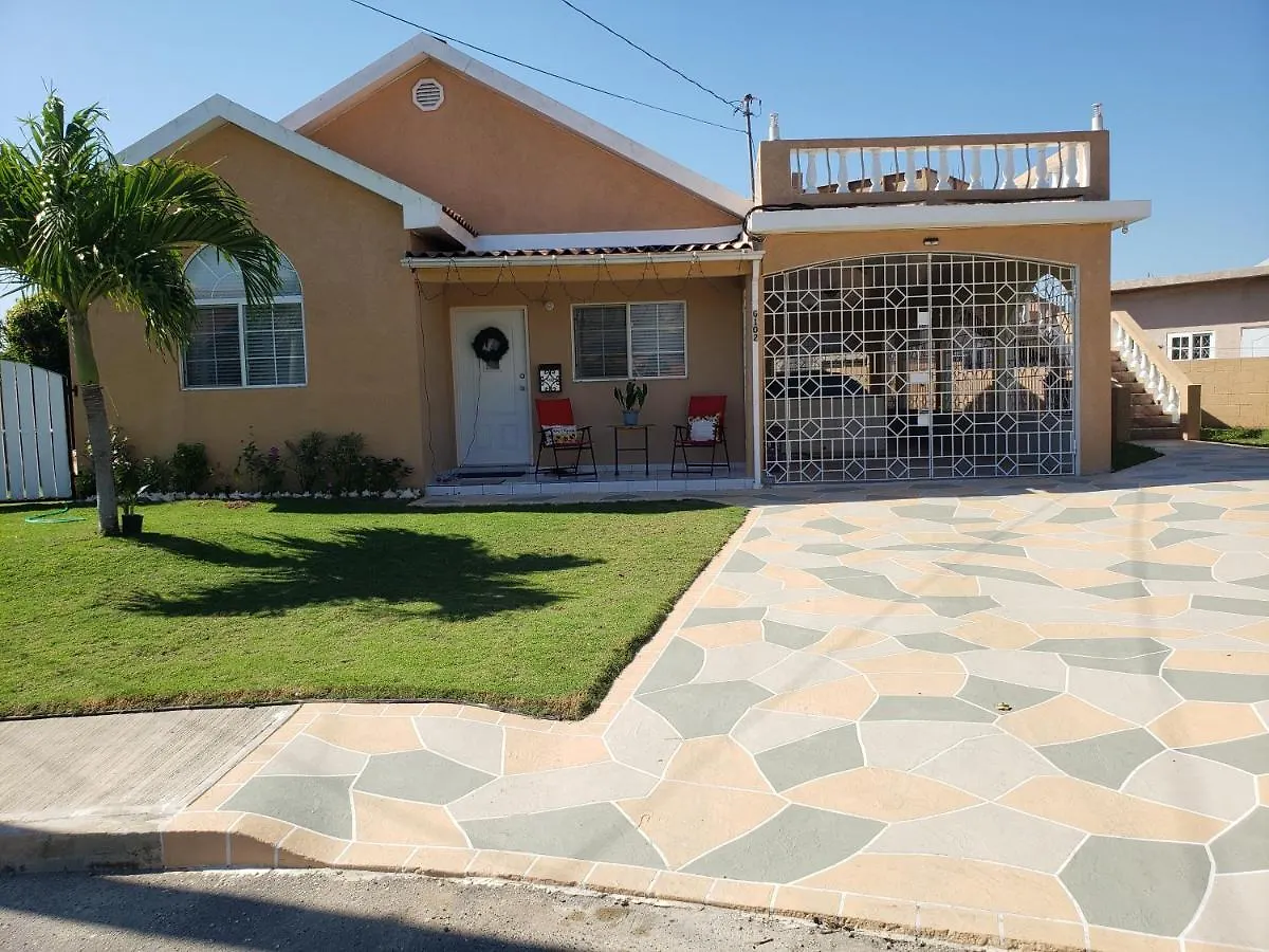 Irie Hideaway - Private Studio In Gated Community --Caribbean Estates, Portmore 0*,  Jamaica